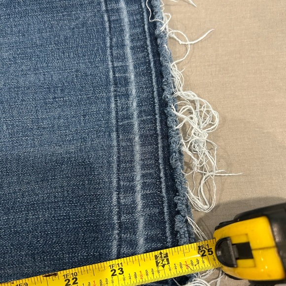 Wrangler brand high rise cropped jeans - Picture 2 of 5